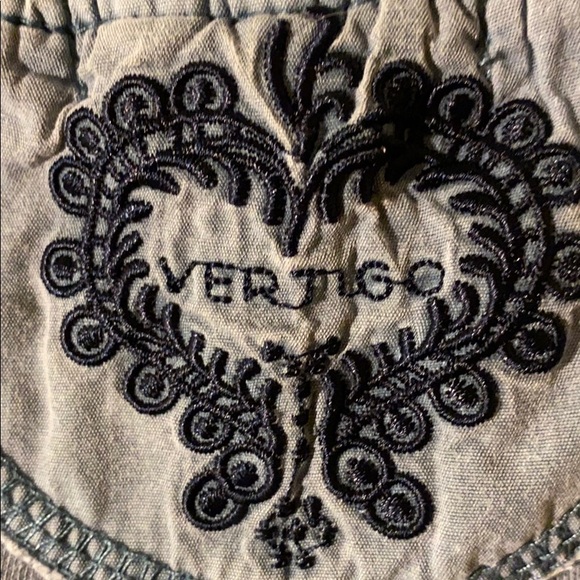 Adorable Vertigo Capris ButterflyDetail Sweatpants - Picture 2 of 8